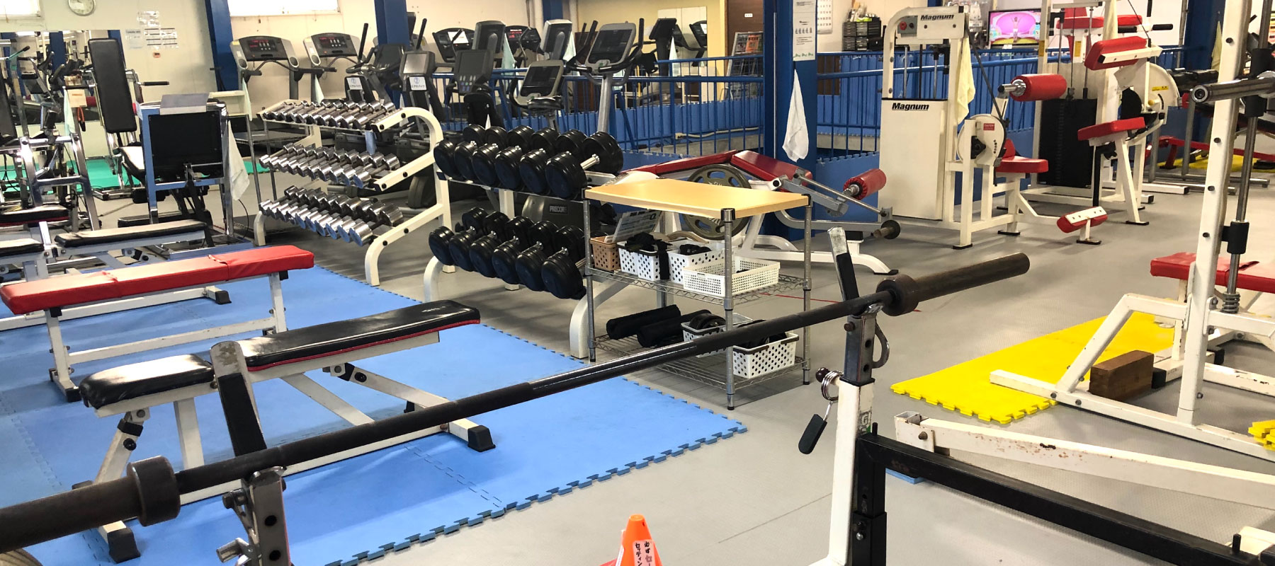  １・２階合わせて１８０坪の広々とした空間で身体を動かせます！